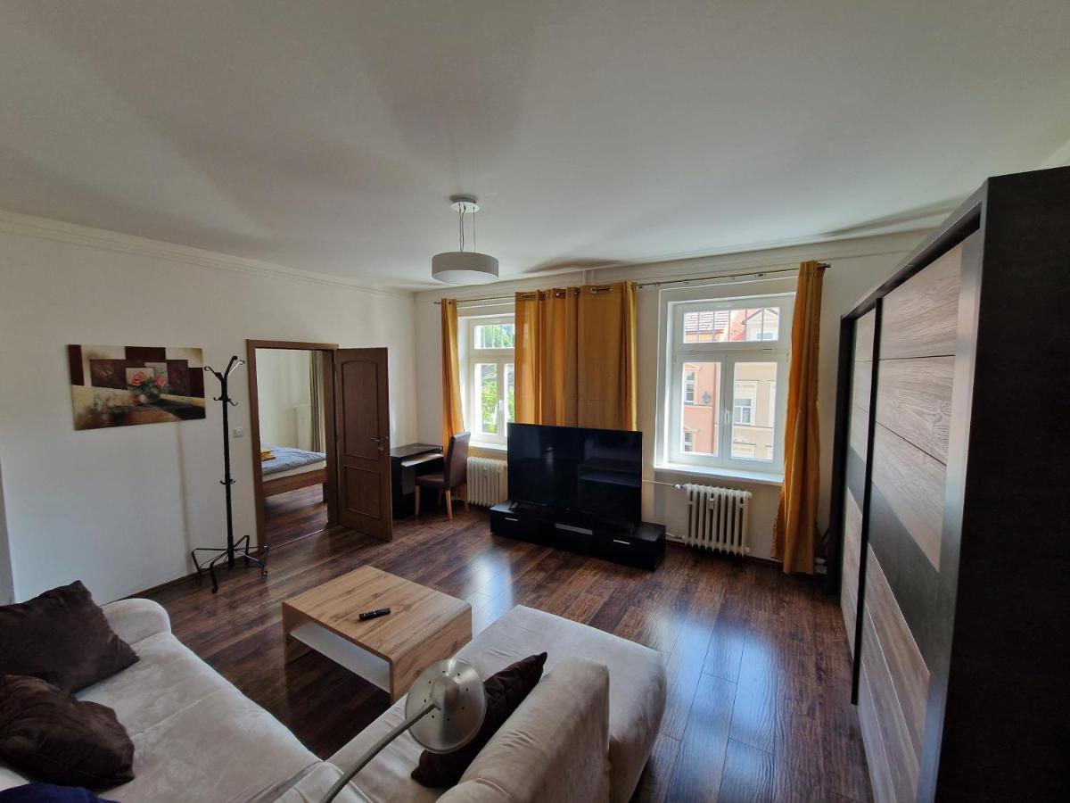 Apartman 63M2 S Balkonem V Lazenskem Centru Karlsbad Exterior foto